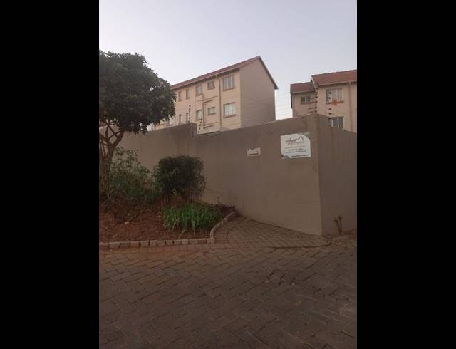 2 BEDROOM APARTMENT FOR SALE IN LINMEYER